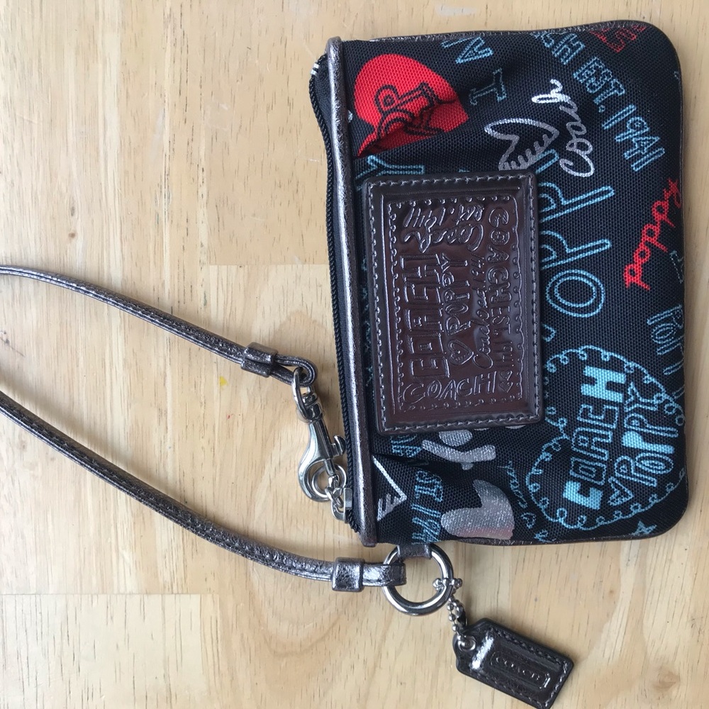 Coach poppy wristlet NWOT